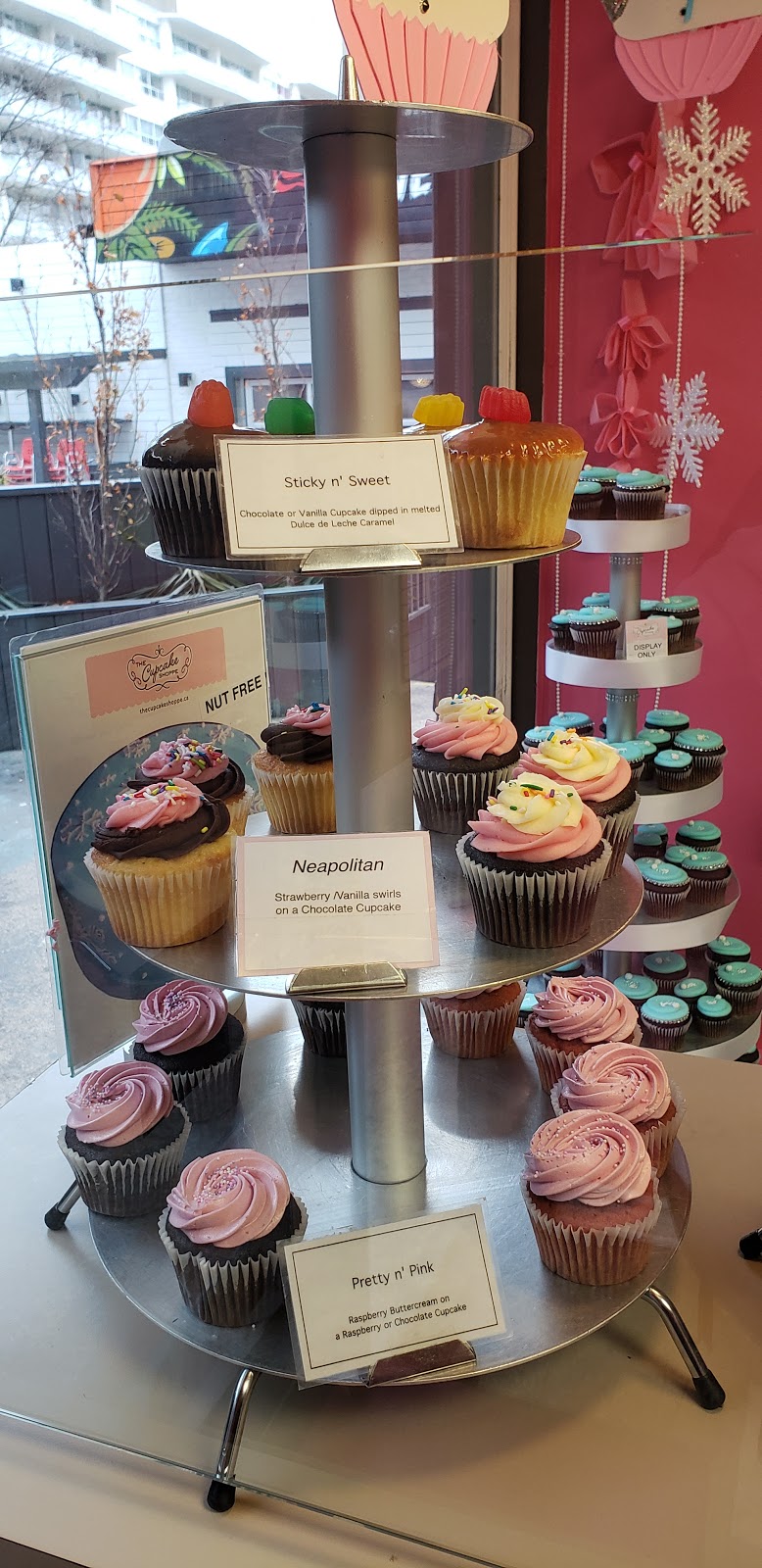 The Cupcake Shoppe | 2417 Yonge St, Toronto, ON M4P 2E7, Canada | Phone: (416) 322-6648