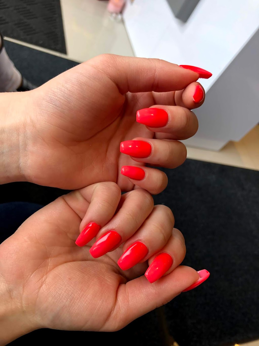 Happy Nails | 177 Paris Rd, Brantford, ON N3R 5A2, Canada | Phone: (519) 770-4435