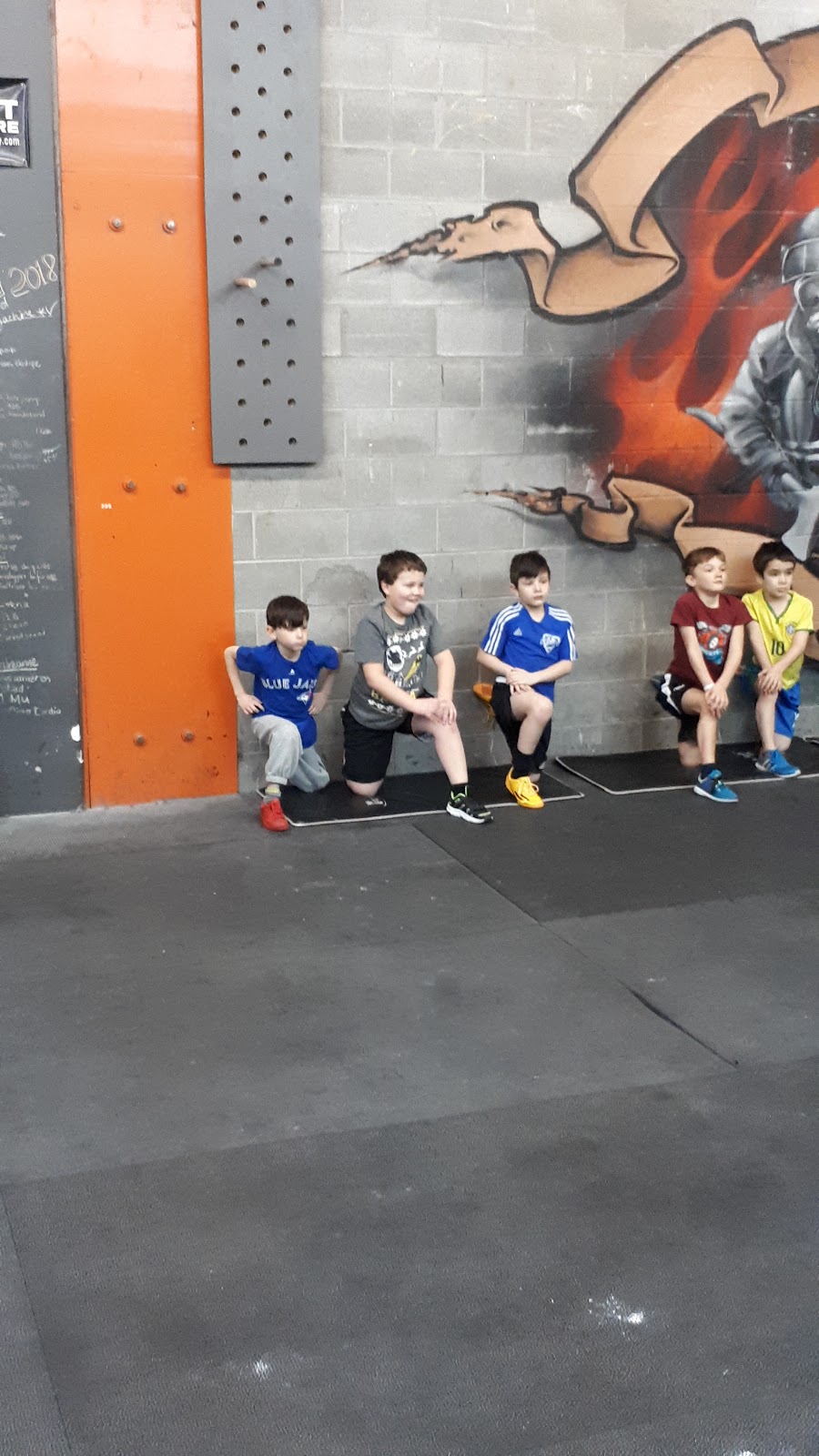 Crossfit Chateauguay | 2465 Boulevard Ford #202, Châteauguay, QC J6J 4Z2, Canada | Phone: (514) 656-5051