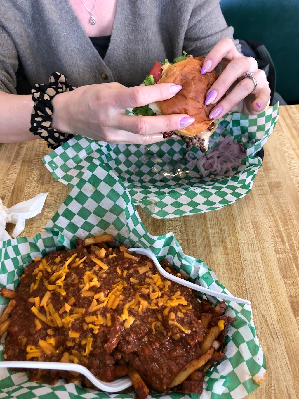 Moment in Thyme Neighbourhood Grill | 212 1 St, Morden, MB R6M 1P4, Canada | Phone: (431) 486-9030