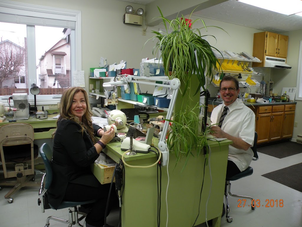 DAoust Richard DD Denturist | 68 Boulevard Montclair, Gatineau, QC J8Y 2E7, Canada | Phone: (819) 777-1986