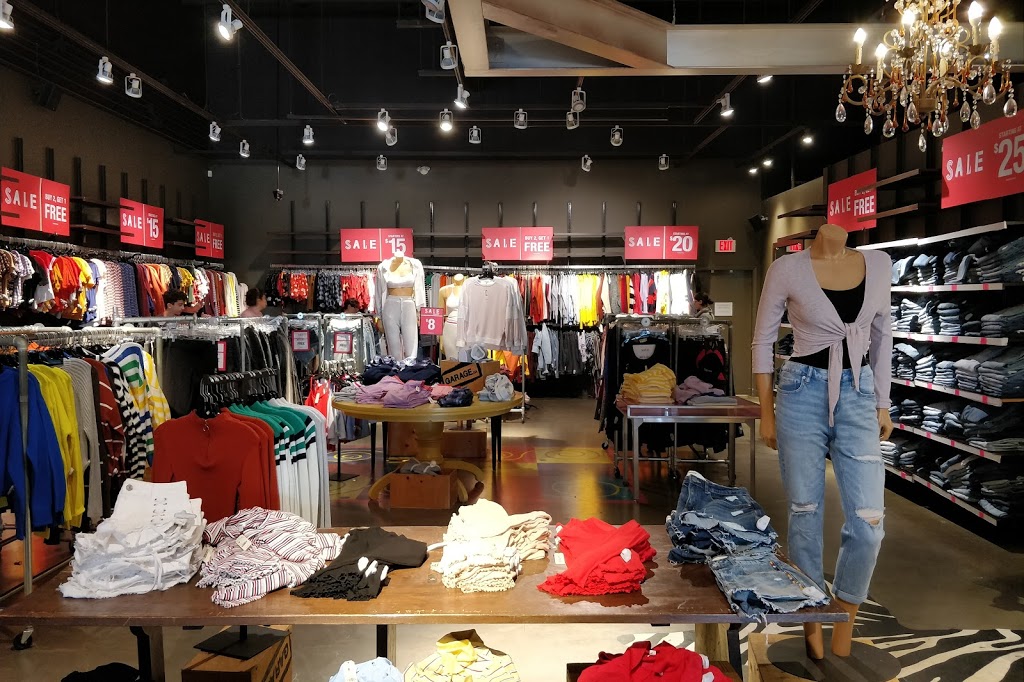 Garage | 805 Boyd Street #E130, New Westminster, BC V3M 5X2, Canada | Phone: (604) 515-7175