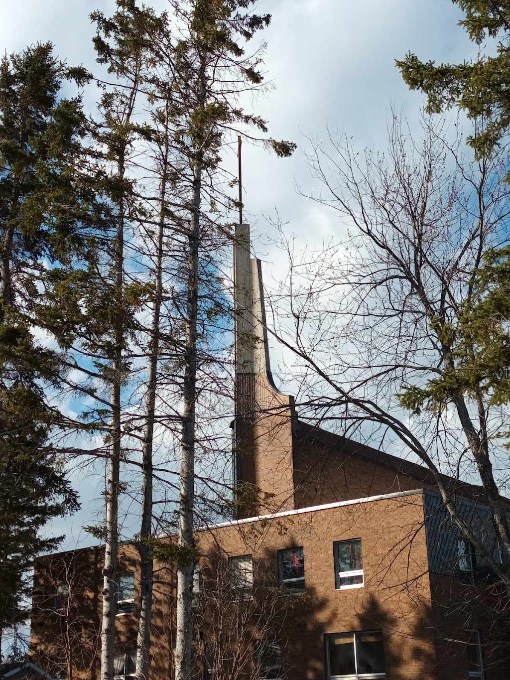 Fabrique de la Paroisse de Saint-Isidore (La) | 108 Rue des Ormes, Chicoutimi, QC G7H 3K5, Canada | Phone: (418) 549-2371