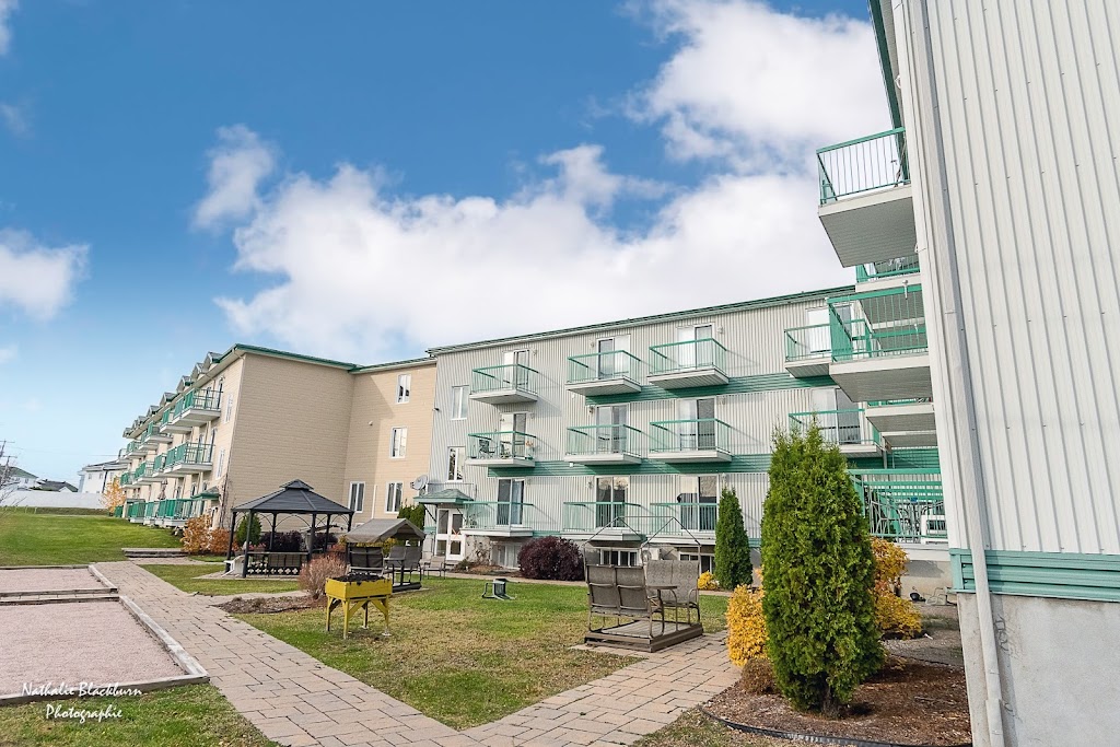 Les Habitations du Carrefour | 1180 Rue des Genevriers, Saint-Félicien, QC G8K 2Z8, Canada | Phone: (418) 679-0079