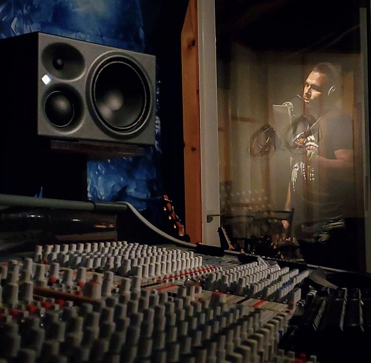 LoQuin Production Studios | 88 Rue Mitchell, Val-des-Monts, QC J8N 7V2, Canada | Phone: (819) 598-3495