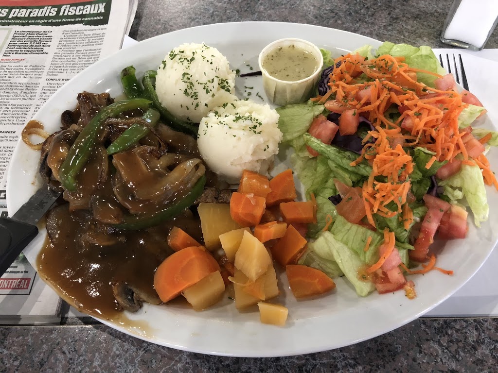 Cantine Ti-Ken | 1717 Chemin du Chenal-du-Moine, Sorel-Tracy, QC J3P 5N3, Canada | Phone: (450) 746-1244