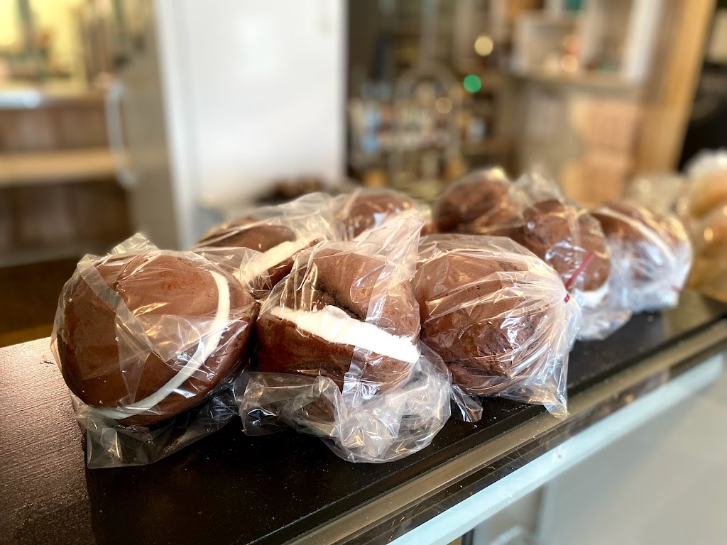 Laurie’s Bakeshop | 615 Prince St, Truro, NS B2N 1G2, Canada | Phone: (902) 324-2065