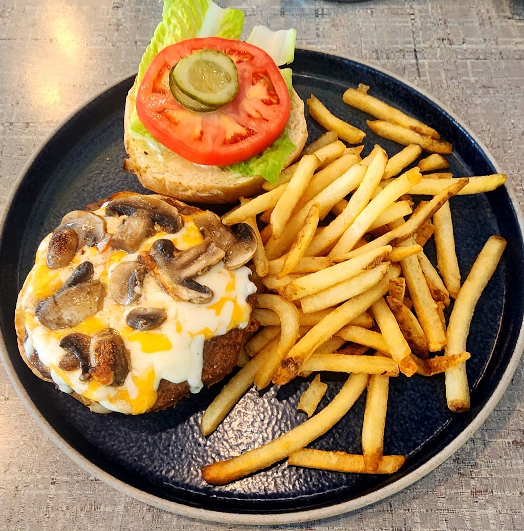Lake Louise Village Grill & Bar | Lake Louise Dr, Lake Louise, AB T0L 1E0, Canada | Phone: (403) 522-3879