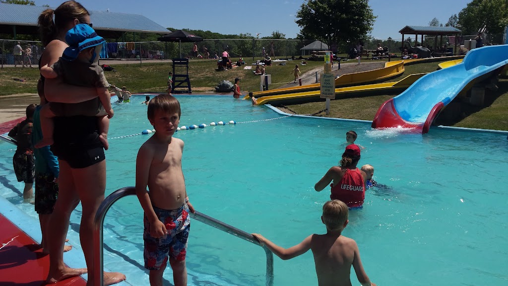 Champlain Village of Cobden | 10 Nancy Trail, Cobden, ON K0J 1K0, Canada | Phone: (613) 646-9765