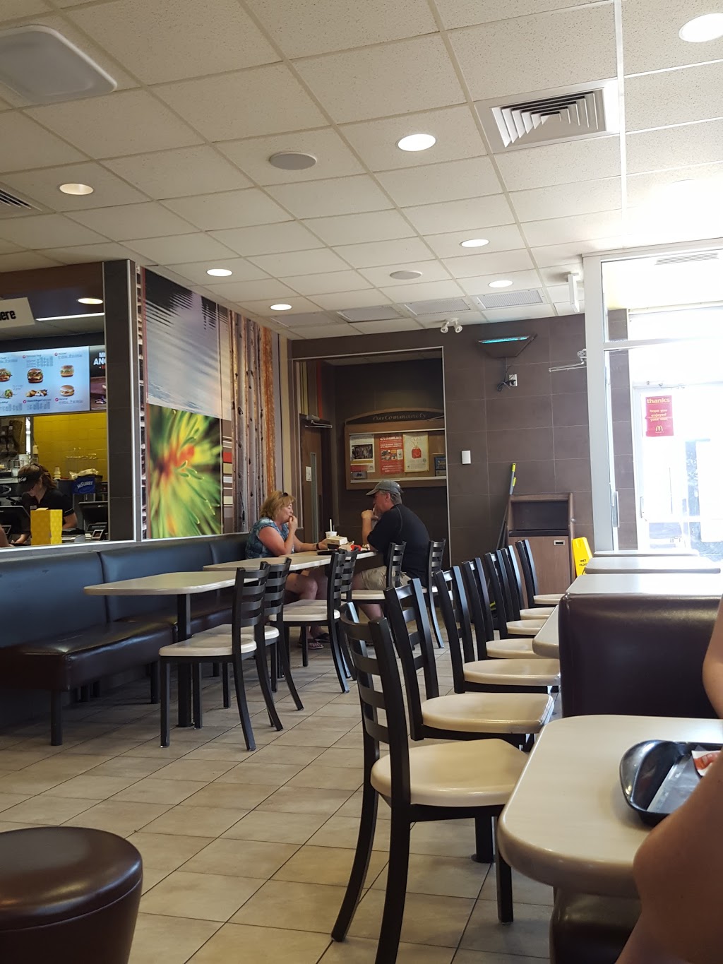 McDonalds | 2387 Highway #2, Bowmanville, ON L1C 4Z3, Canada | Phone: (905) 623-4200