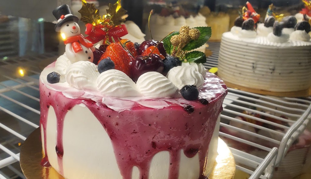 Mr. Paris Bakery | 222-4501 North Rd, Burnaby, BC V3N 4R7, Canada | Phone: (604) 420-0095