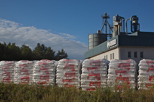 Lauzon Recycled Wood Energy Inc, Wood Pellets | point of interest | 2099 Côte des Cascades, Papineauville, QC J0V 1R0, Canada | 8194275105 OR +1 819-427-5105