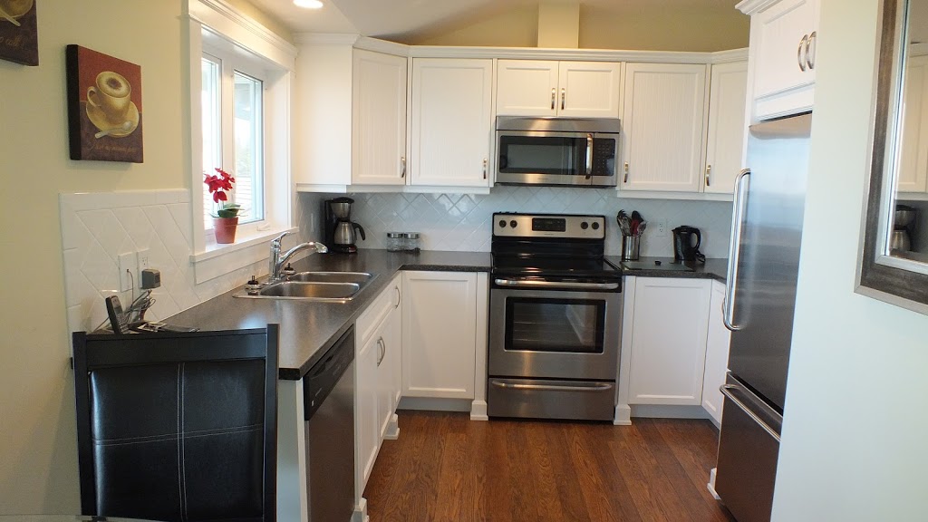 Eagle View Vacation Rental Parksville B.C. | 923 Glenhale Crescent, Parksville, BC V9P 1Z7, Canada | Phone: (250) 927-7030
