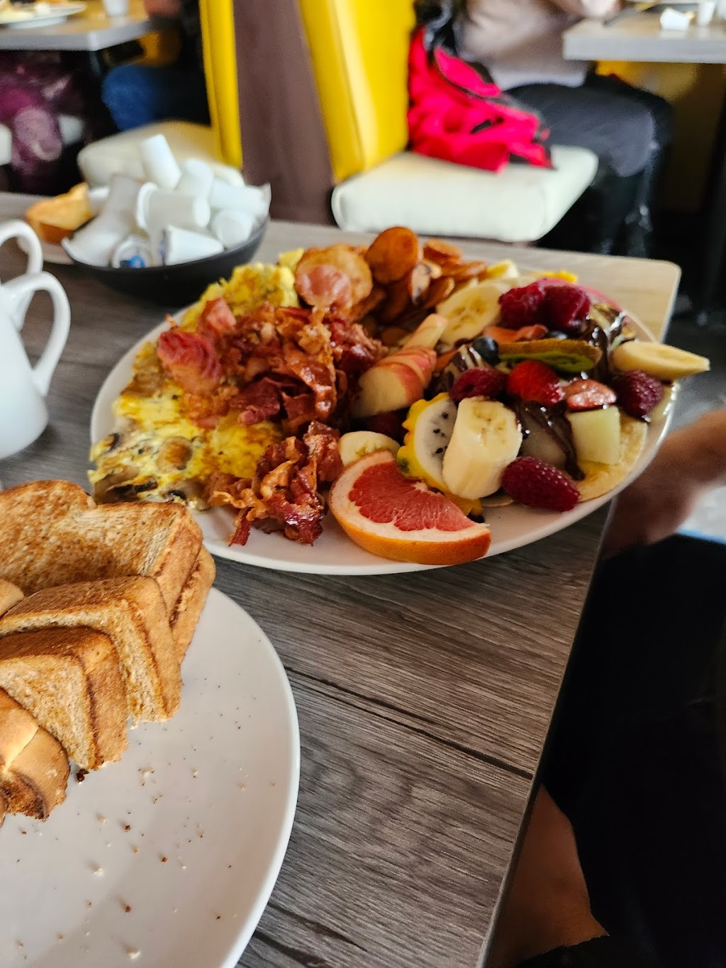Coco béné | 87 Bd Saint-Luc, Saint-Jean-sur-Richelieu, QC J2W 1E2, Canada | Phone: (450) 515-0777
