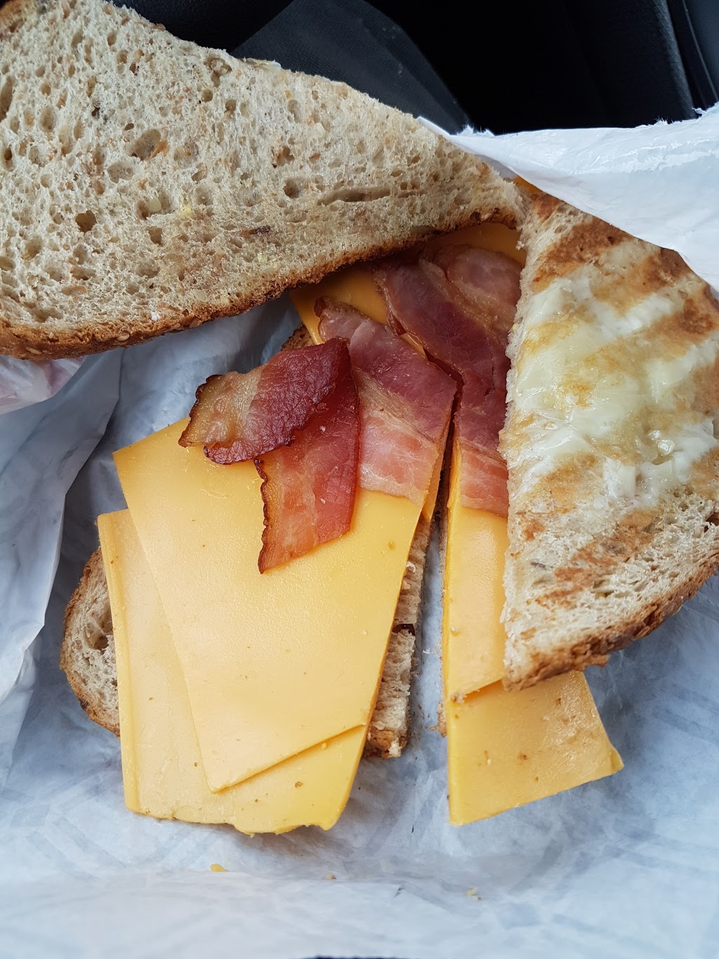 Tim Hortons | 240 16 Ave NE, Calgary, AB T2E 1J8, Canada | Phone: (403) 250-9975
