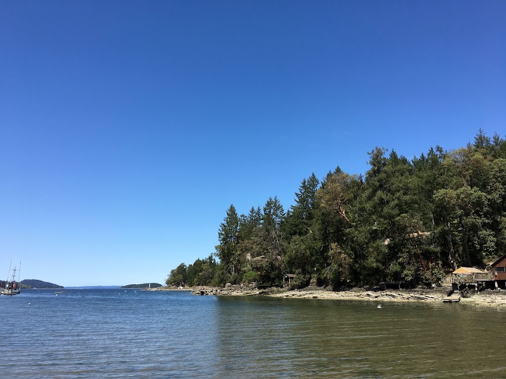 Steps to the Sea Guest House | 153 Arbutus Rd, Salt Spring Island, BC V8K 1A3, Canada | Phone: (604) 626-6646