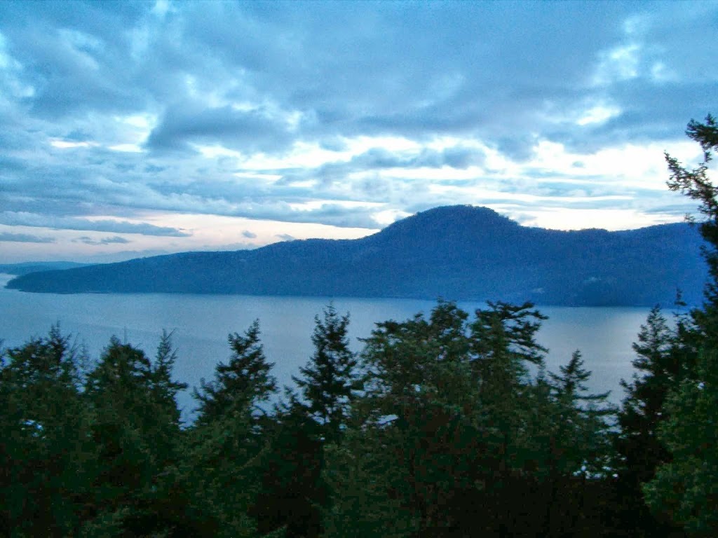 Orcas Island Chamber of Commerce Visitors Center | 65 N Beach Rd, Eastsound, WA 98245, USA | Phone: (360) 376-2273