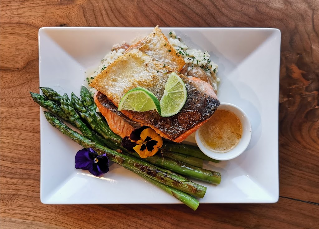 Chef Henrie Bistro & Café | 339 High St, MacTier, ON P0C 1H0, Canada | Phone: (705) 345-5042