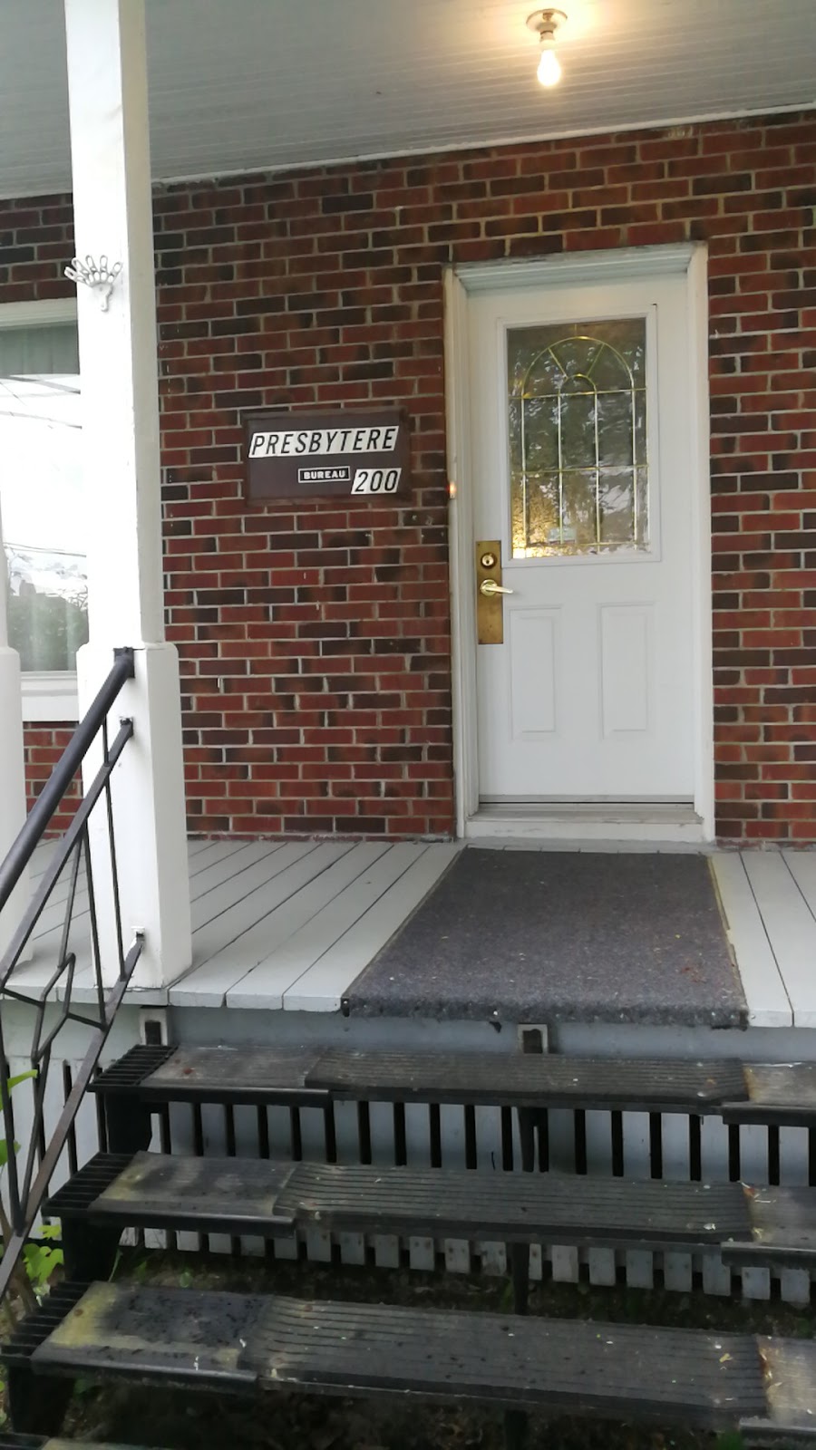 Presbytère de Saint-Nazaire | 200 Rue Principale, Saint-Nazaire, QC G0W 2V0, Canada | Phone: (418) 662-6290