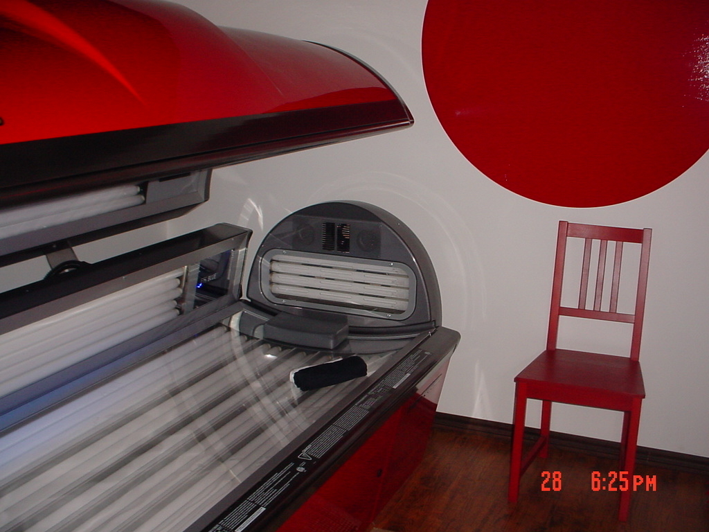 Bronzage International | 235 Av. du Pont S, Alma, QC G8B 2T7, Canada | Phone: (418) 662-3939