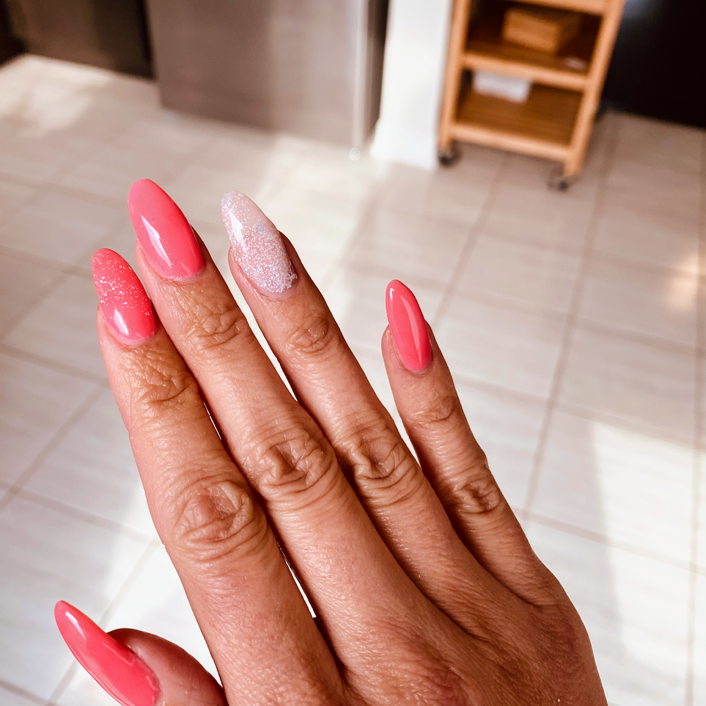 Goldn’ Bod Tanning + Nails | 1508 McRoberts Cres, Innisfil, ON L9S 0J9, Canada | Phone: (905) 806-0977