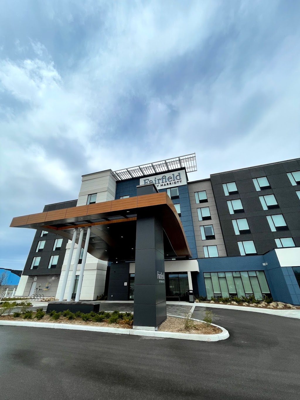 Fairfield Inn & Suites by Marriott Orillia | 8 Mulcahy Ct, Orillia, ON L3V 8B3, Canada | Phone: (249) 449-0368