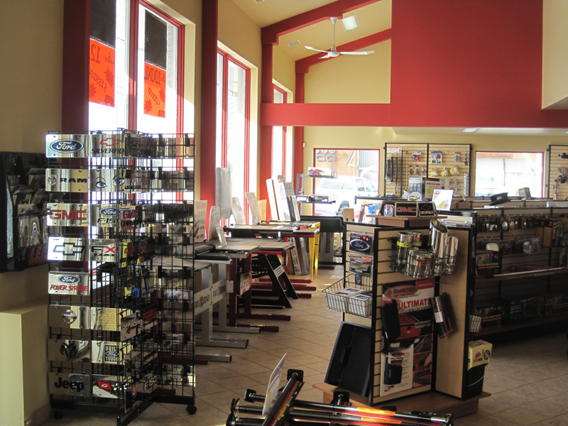 Campeur Mirabel | 16597 Boulevard Curé-Labelle, Mirabel, QC J7J 2G7, Canada | Phone: (450) 431-2277