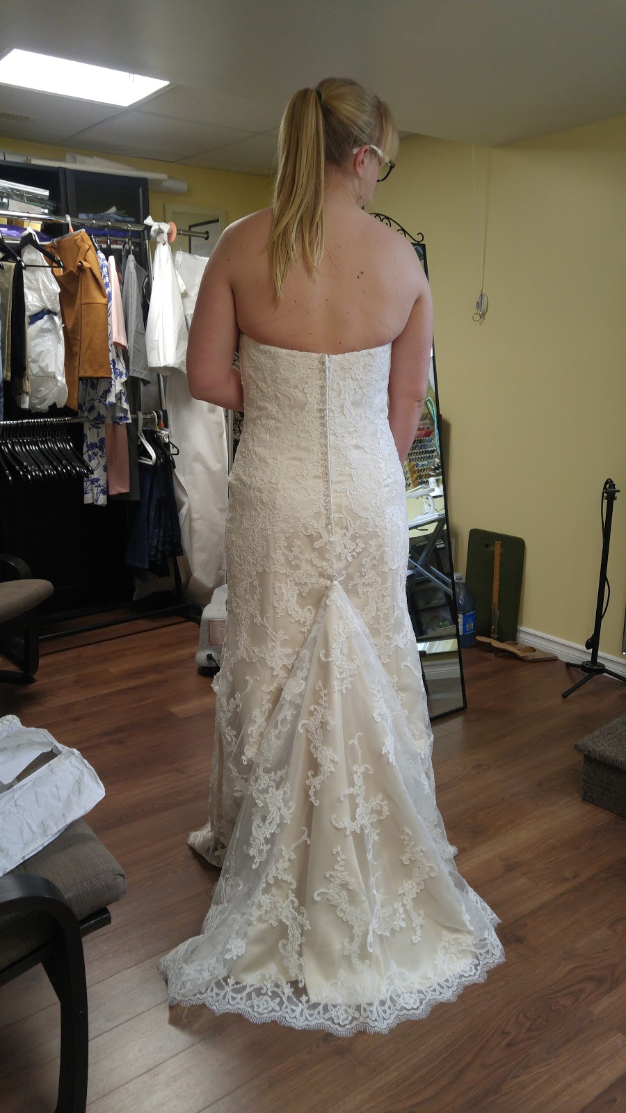 Irinas Alterations | 32 Kitchener, ON 1X5 Canada, Sophia Crescent, Kitchener, ON N2R 1X5, Canada | Phone: (519) 954-3040