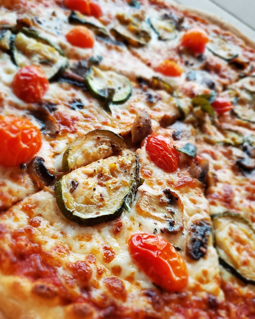 Chacha Pizza | 5784 Grande Allée, Saint-Hubert, QC J3Y 2R6, Canada | Phone: (450) 926-5555
