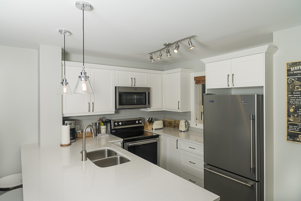 Holiday Whistler Accommodations Inc | Fitzsimmons Rd N, Whistler, BC V0N 1B7, Canada | Phone: (604) 932-2038