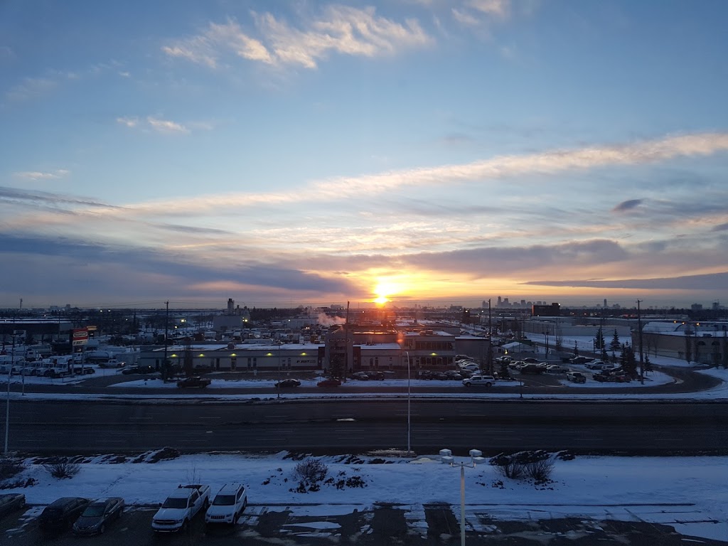 Holiday Inn & Suites West Edmonton | 11330 170 St NW, West Edmonton, AB T5S 2X1, Canada | Phone: (780) 444-3110