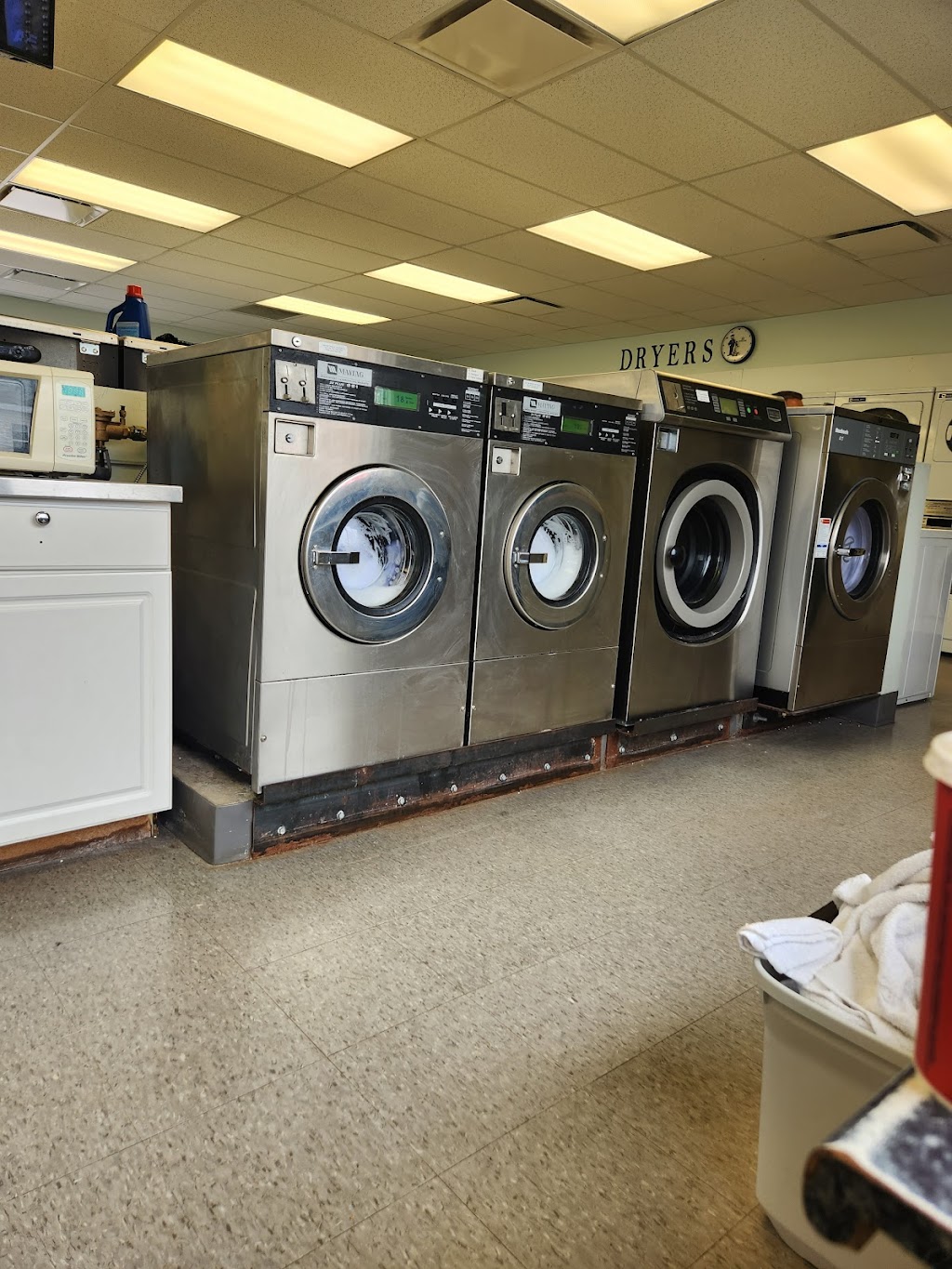 West Main Laundromat | 1703 Main St, Moncton, NB E1E 1G8, Canada | Phone: (506) 855-4339
