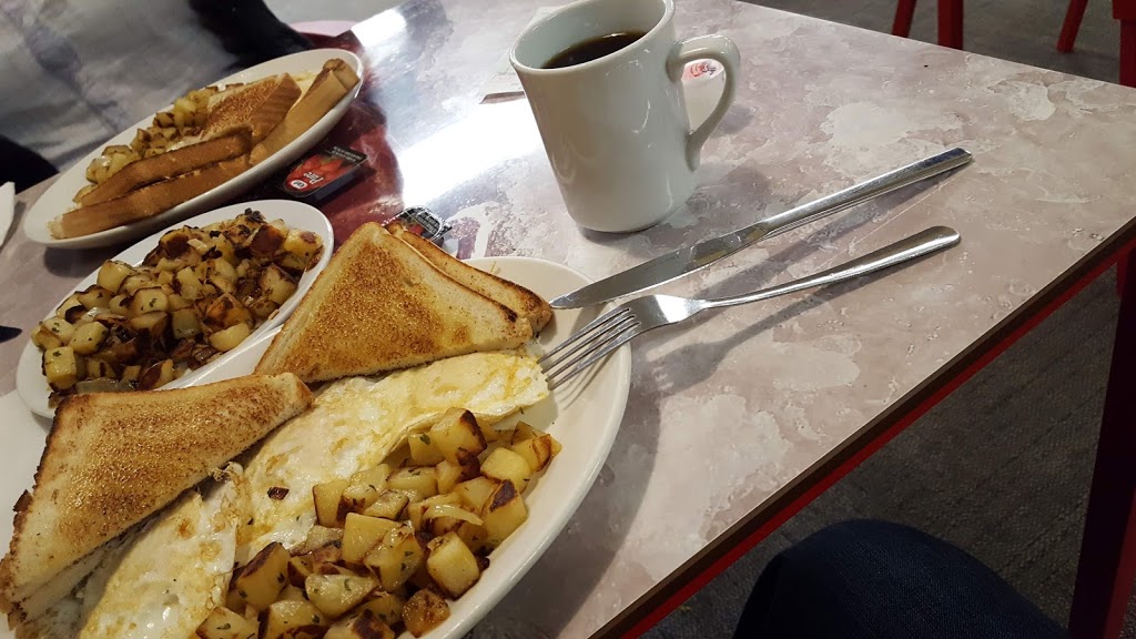 Dover Dairy Bar | 210 Main St, Port Dover, ON N0A 1N0, Canada | Phone: (519) 583-1312