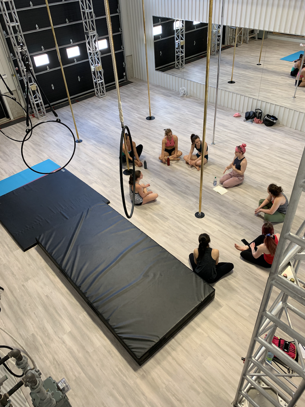 AcroPark - Pole & Aerial Circus Studio | 3650 Boulevard de la Cité-des-Jeunes #103, Vaudreuil-Dorion, QC J7V 8P2, Canada | Phone: (514) 910-8234