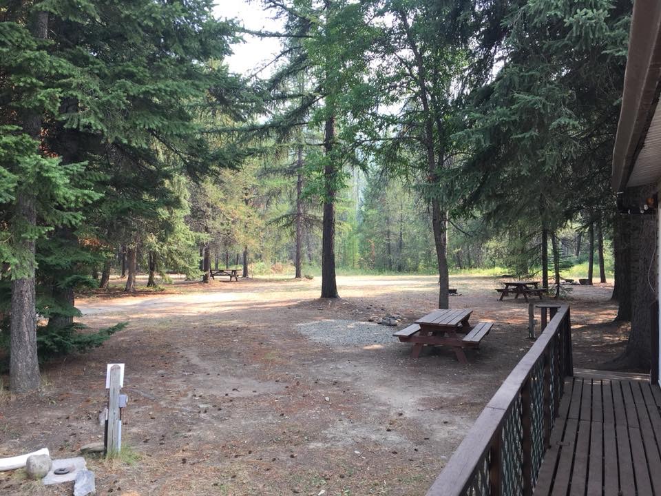 Yahk Motel & Campground | BC-3 & BC-95, Yahk, BC V0B 2P0, Canada | Phone: (250) 424-5556