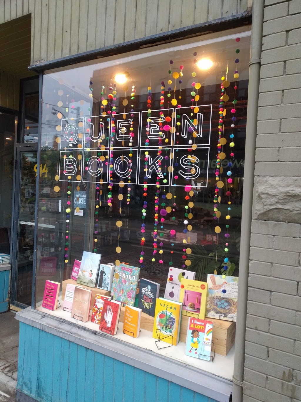 Queen Books | 914 Queen St E, Toronto, ON M4M 1J5, Canada | Phone: (416) 778-5053