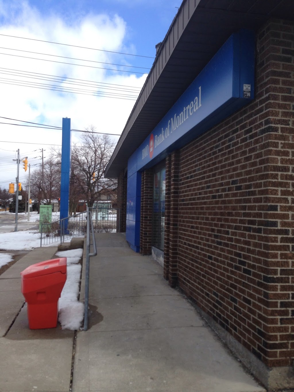 BMO Bank of Montreal | 141 Saturn Rd, Etobicoke, ON M9C 2S8, Canada | Phone: (416) 621-1532