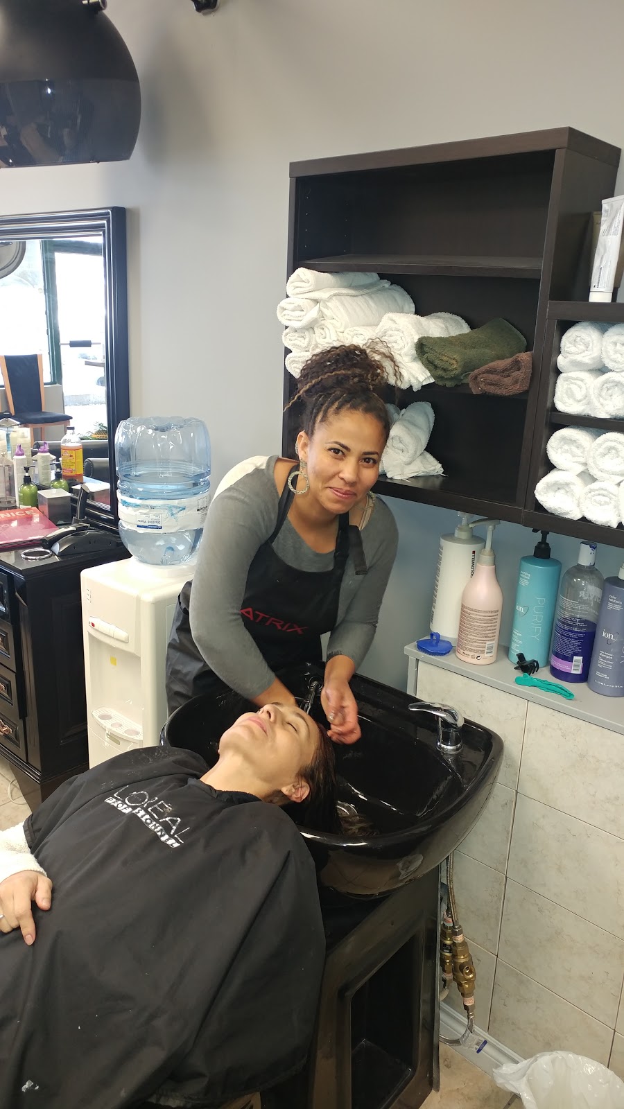 Williams Barber and Beauty | 725 Ottawa St S, Kitchener, ON N2E 3H5, Canada | Phone: (519) 741-8821
