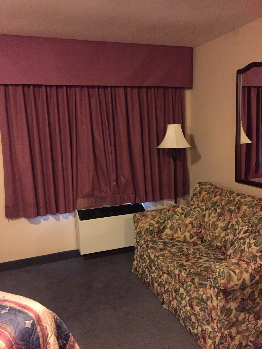 Coastal Inn Dartmouth | 379 Windmill Rd, Dartmouth, NS B3A 1J6, Canada | Phone: (800) 565-1565