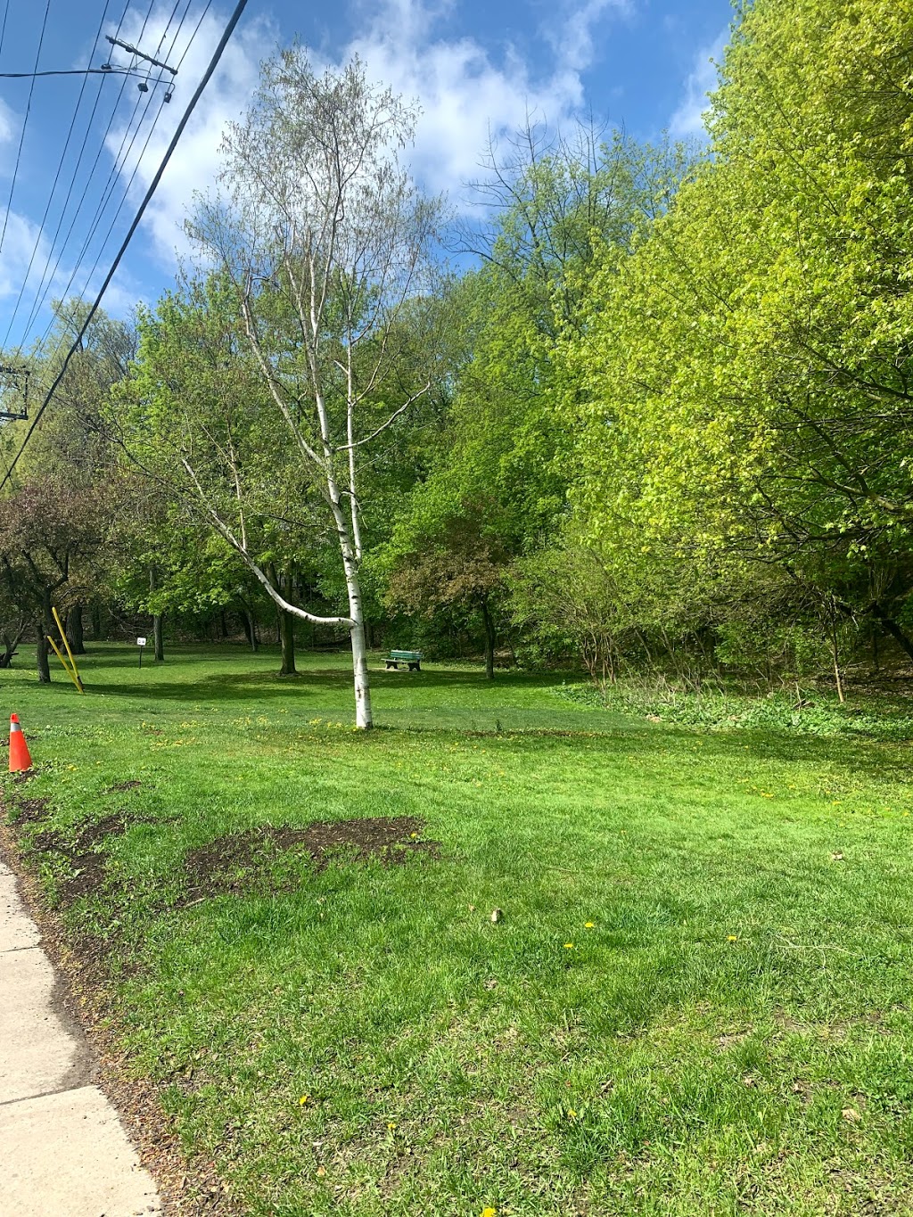 Glen Edyth Drive Parkette | 5 Glen Edyth Dr, Toronto, ON M4V 2V8, Canada | Phone: (416) 392-2489