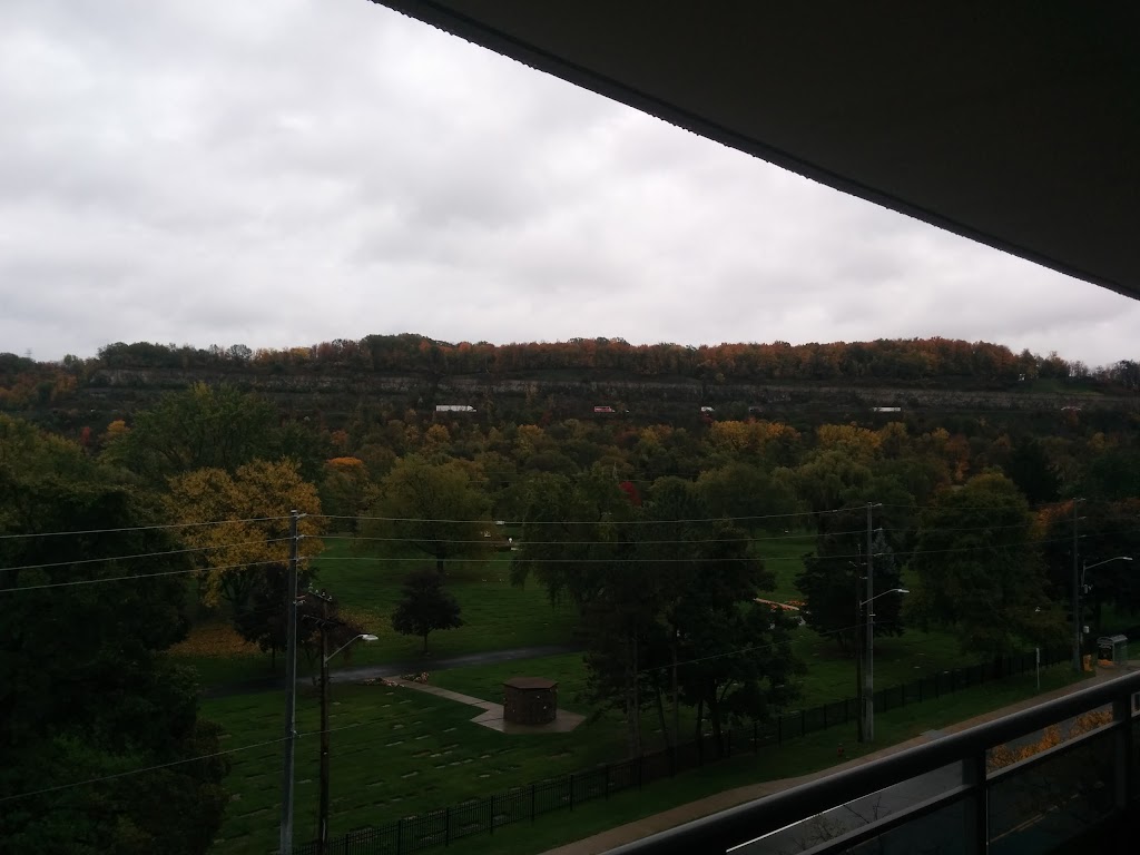 Westmount Tower Apartments | 1928 Main St W, Hamilton, ON L8S 1J4, Canada | Phone: (905) 525-4407
