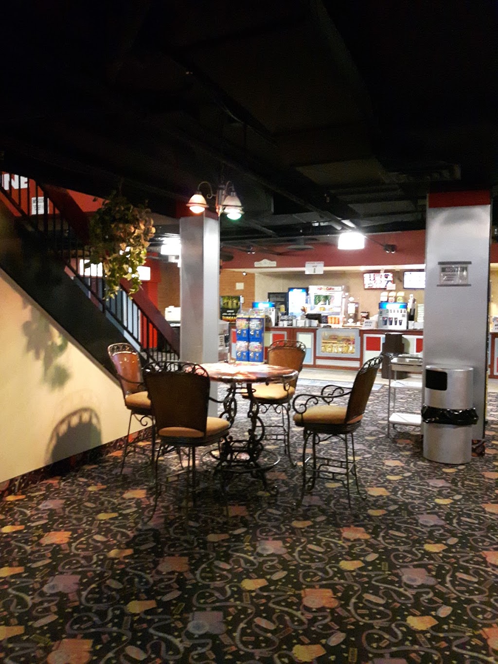 Cine Starz Mississauga | 377 Burnhamthorpe Rd E, Mississauga, ON L5A 3Y1, Canada | Phone: (905) 290-2401