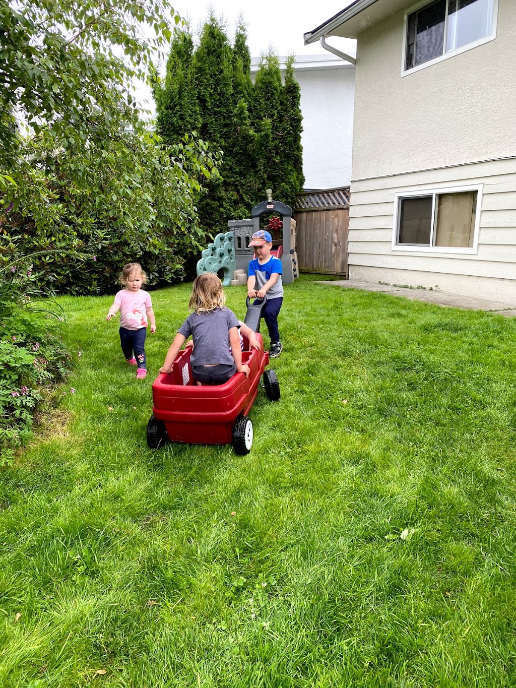 Bouncing Babies and Toddling Tots Childcare | 921 Cornell Ave, Coquitlam, BC V3J 2Z4, Canada | Phone: (778) 355-8712