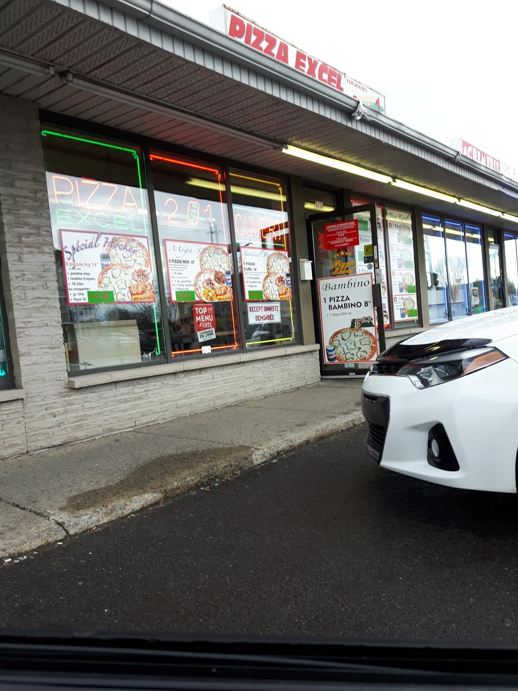 Pizza Excel | 1274 Boulevard Curé-Labelle, Blainville, QC J7C 2N8, Canada | Phone: (450) 433-5656