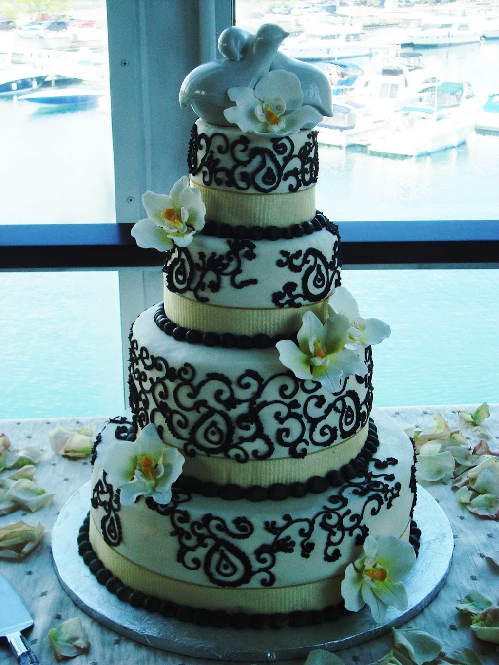 ORCHIDS AND ORGANZA | 79 Wilson St, Oakville, ON L6K 3G4, Canada | Phone: (647) 999-8686