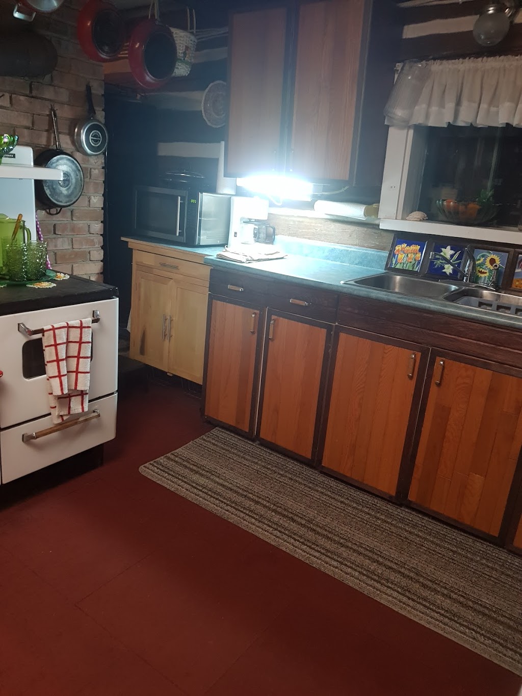 South Algonquin Historic Log Cabin | 2131A ON-523, South Algonquin, ON K0J 2C0, Canada | Phone: (613) 203-8104