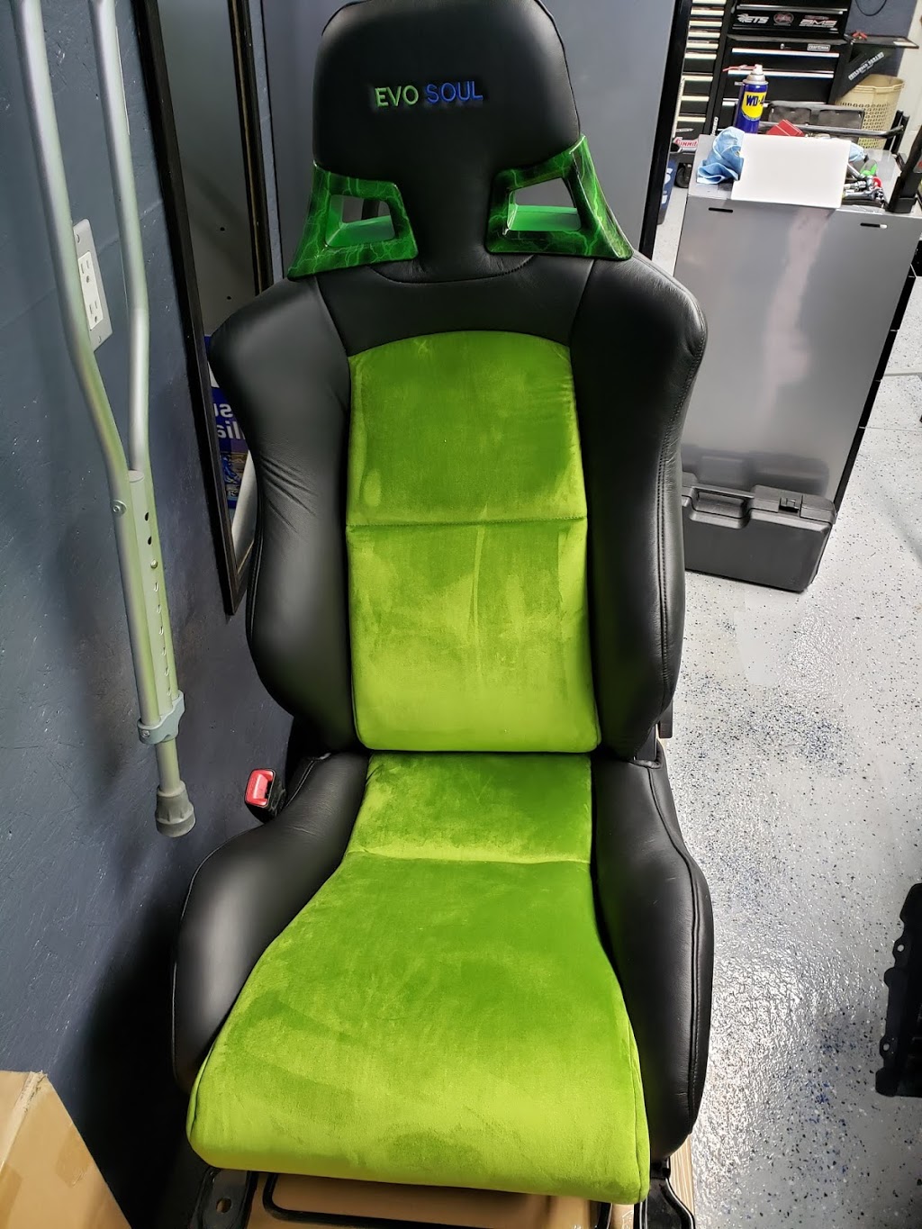 Rons Custom Upholstery | 21-1500 Regent Ave W, Winnipeg, MB R2C 3A8, Canada | Phone: (204) 663-8734