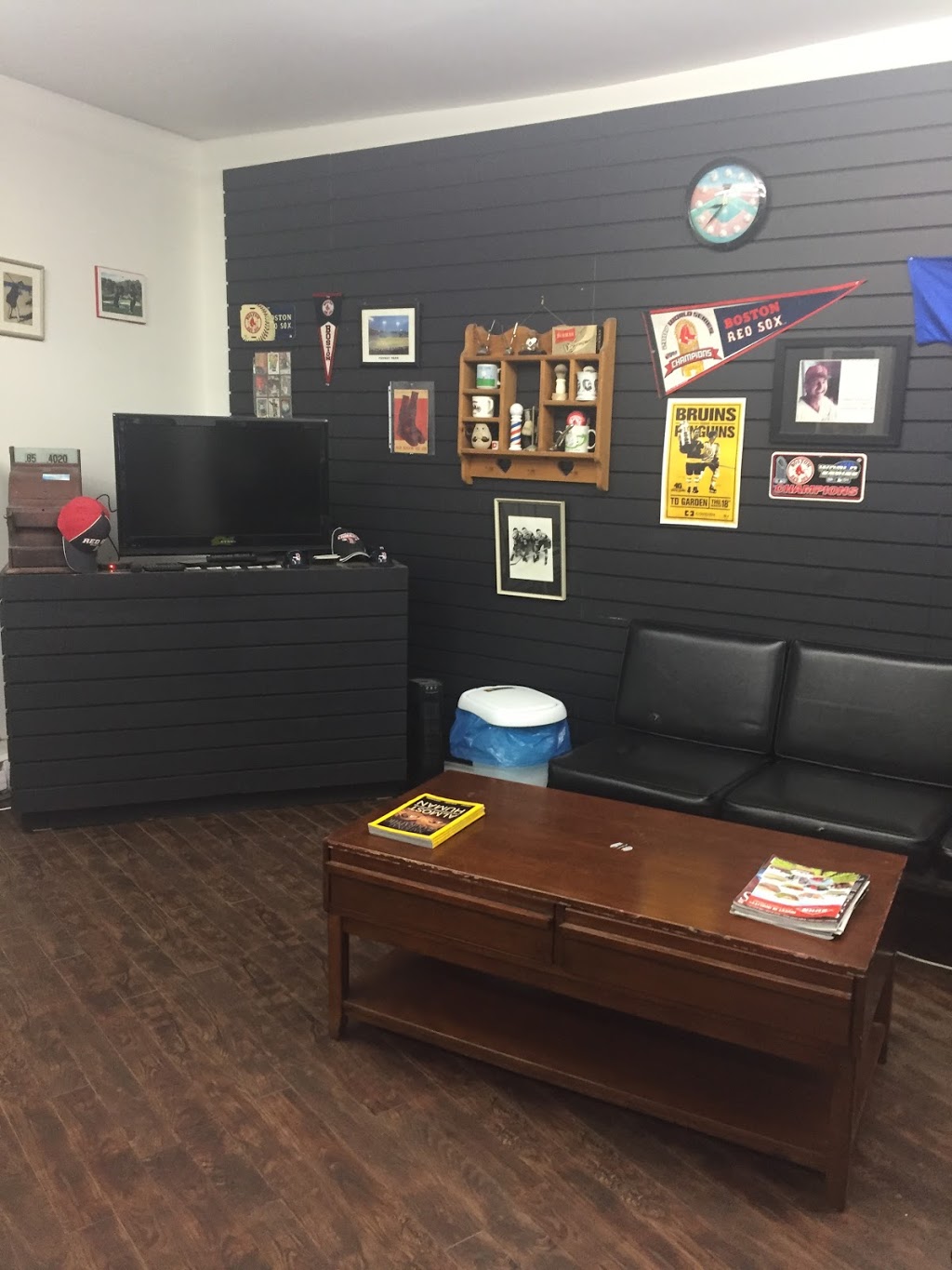 Amherst Barber Shop | 2 Albion St, Amherst, NS B4H 2V3, Canada | Phone: (902) 694-6698