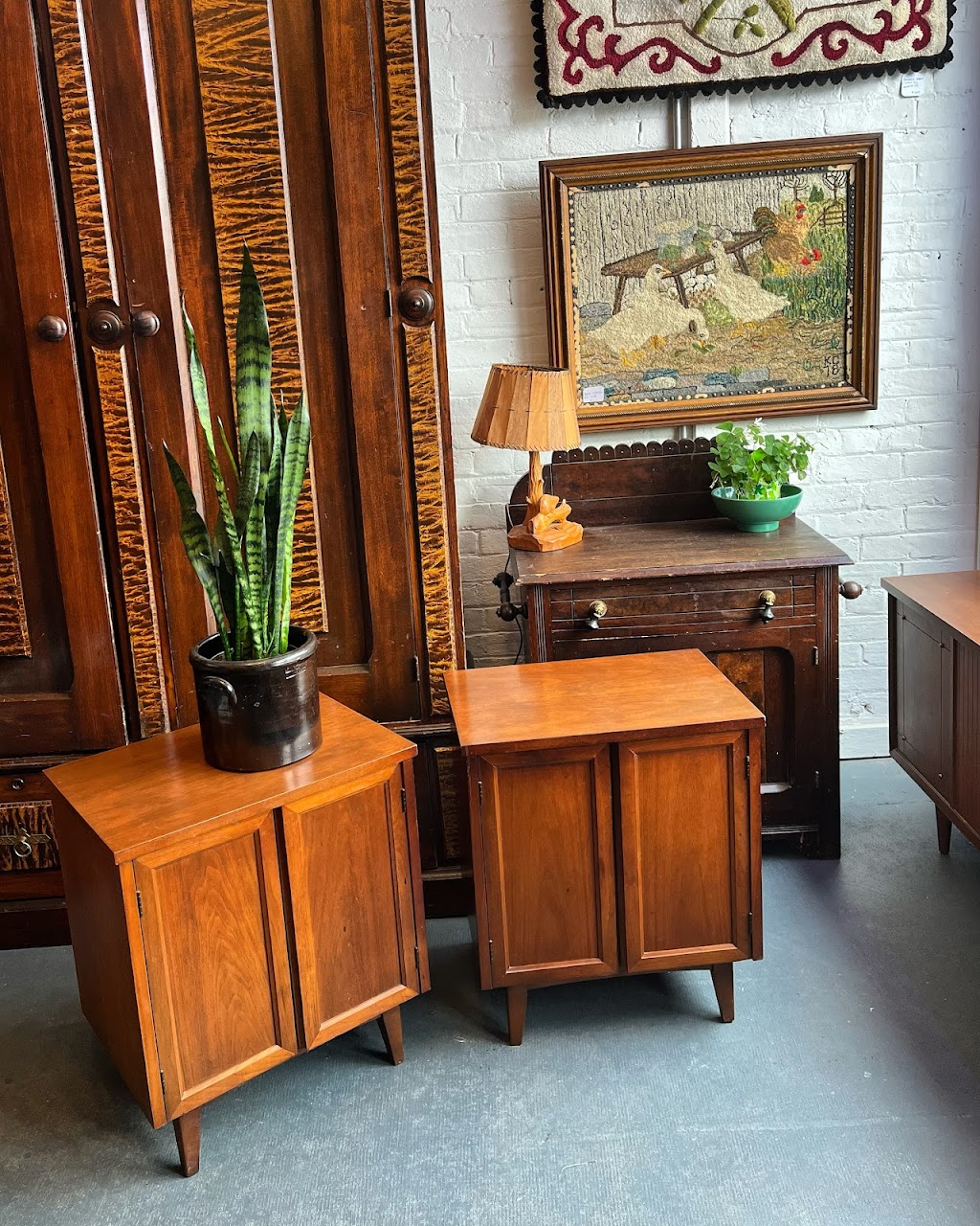 ReDiscovered on Marsh | 179 Marsh St, Clarksburg, ON N0H 1J0, Canada | Phone: (519) 377-2220