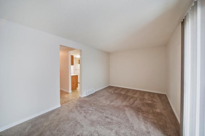 Hooke County Townhomes | 1 Hooke Rd NW, Edmonton, AB T5A 4M1, Canada | Phone: (855) 247-1492